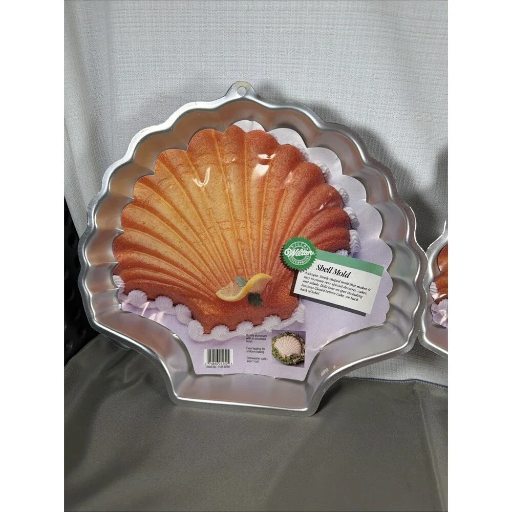 Lot of 2 Vintage 1989 Wilton Sea Shell Cake Pans Mold 2105-8250 Mermaid Beach